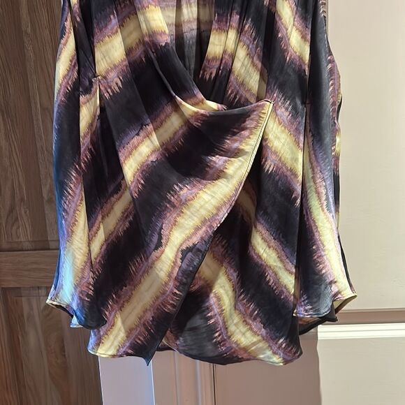Free people high rise satin silky soft wrap front tie dye top medium - Picture 6 of 12